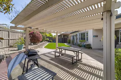 9501 Misty Cove Lane, Elk Grove, CA 95758 - Photo 43