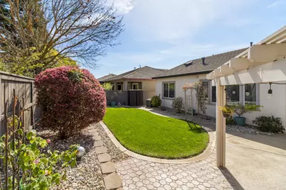 9501 Misty Cove Lane, Elk Grove, CA 95758 - Photo 45