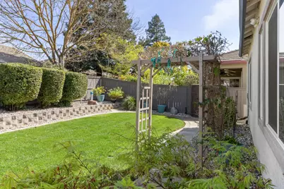 9501 Misty Cove Lane, Elk Grove, CA 95758 - Photo 47