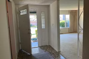 2371 Glen Ellen Cir, Sacramento, CA 95822 - Photo 9