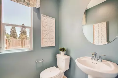 1015 Lucia Avenue, Fowler, CA 93625 - Photo 15