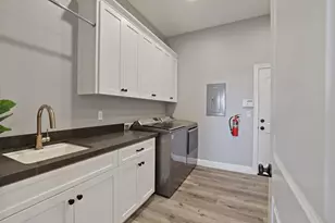 9467 E Jahant Rd, Acampo, CA 95220 - Photo 9