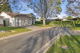 7419 Sunborough Ln, Sacramento, CA 95828 - Photo 3