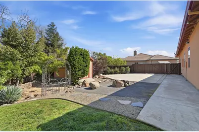 10717 Goldsborough Circle, Oakdale, CA 95361 - Photo 59