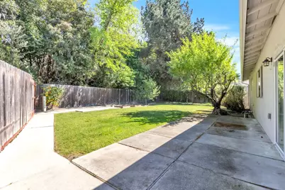 6829 Havenhurst Drive, Sacramento, CA 95831 - Photo 21