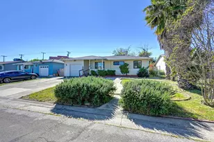 1808 Jamestown Dr, Sacramento, CA 95815 - Photo 3