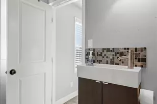 2100 36th St, Sacramento, CA 95817 - Photo 33