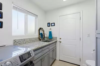4623 Hazelwood Avenue, Sacramento, CA 95821 - Photo 37