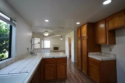 935 Sunwood Way, Sacramento, CA 95831 - Photo 5