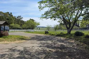 6949 Eric Ln, Wheatland, CA 95692 - Photo 3