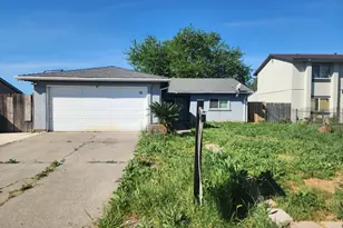 35 Monaghan Cir, Sacramento, CA 95823 - Photo 3