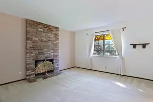 8961 La Riviera Dr, Sacramento, CA 95826 - Photo 5