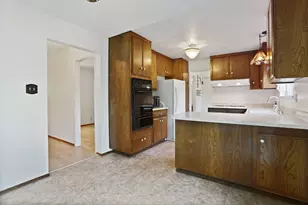 8961 La Riviera Dr, Sacramento, CA 95826 - Photo 11