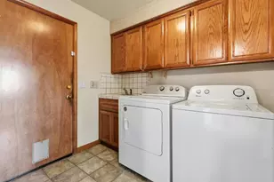 7351 Perera Cir, Sacramento, CA 95831 - Photo 51