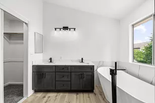 10738 Pleasant Valley Cir, Stockton, CA 95209 - Photo 21