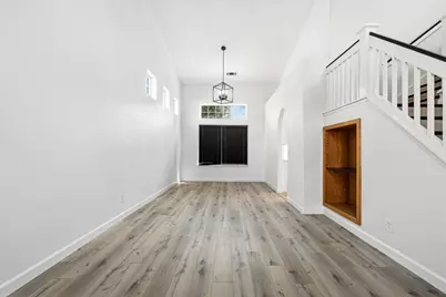 10738 Pleasant Valley Circle, Stockton, CA 95209 - Photo 9