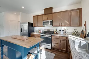 3332 Pruett Dr, Roseville, CA 95747 - Photo 9