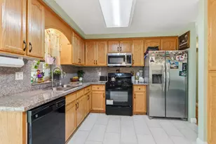 2376 Zinfandel Dr, Livingston, CA 95334 - Photo 9