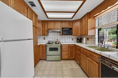 8924 Lanier Way, Sacramento, CA 95826 - Photo 23