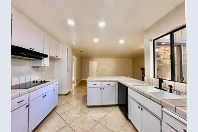 2915 Raintree Court, Stockton, CA 95219 - Photo 5