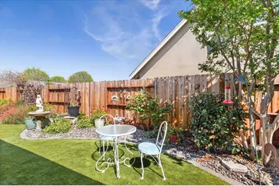 1424 Rose Avenue, Modesto, CA 95355 - Photo 43