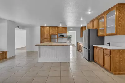 9104 Feather River Way, Sacramento, CA 95826 - Photo 5