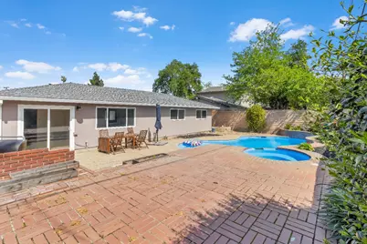 9104 Feather River Way, Sacramento, CA 95826 - Photo 3