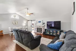 2588 Foxwood Ct, Oakdale, CA 95361 - Photo 11