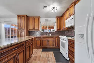 19181 Frank Ct, Woodbridge, CA 95258 - Photo 9