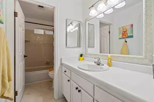 3913 Peacock Ln, Modesto, CA 95356 - Photo 9