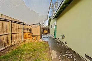 3913 Peacock Ln, Modesto, CA 95356 - Photo 19