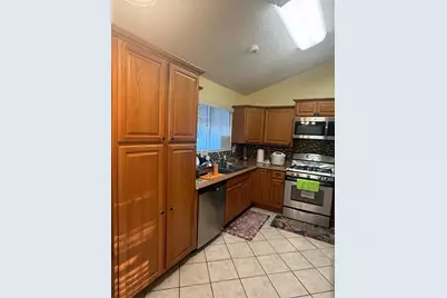 8118 Chateau Drive, Stockton, CA 95210 - Photo 5