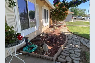 13163 Barnes Avenue, Waterford, CA 95386 - Photo 5
