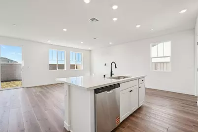 10340 W Hema Way, Elk Grove, CA 95757 - Photo 7