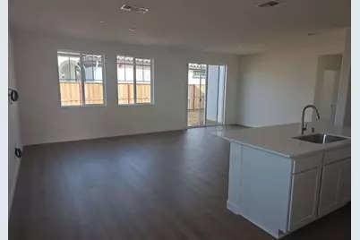 10327 Dal Court, Elk Grove, CA 95757 - Photo 5