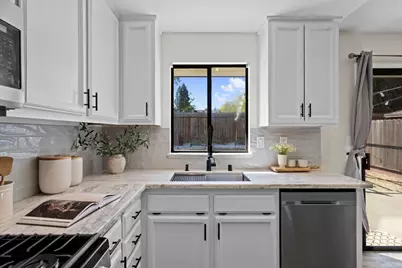 912 Portside Circle, Roseville, CA 95678 - Photo 9