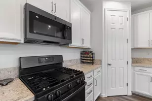 1552 Egyptian Way, Olivehurst, CA 95961 - Photo 5
