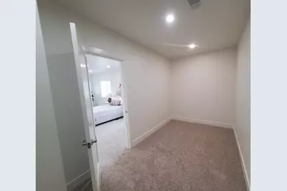 6859 Fresno Street, Oakland, CA 94605 - Photo 27