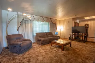 6323 Excelsior Rd, Sacramento, CA 95829 - Photo 13