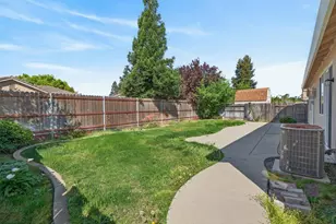 9666 Iris Meadow Way, Elk Grove, CA 95757 - Photo 41