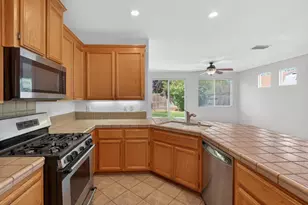 9666 Iris Meadow Way, Elk Grove, CA 95757 - Photo 21