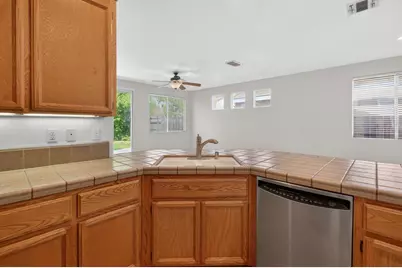 9666 Iris Meadow Way, Elk Grove, CA 95757 - Photo 23