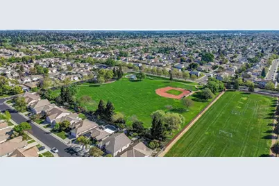 9666 Iris Meadow Way, Elk Grove, CA 95757 - Photo 53