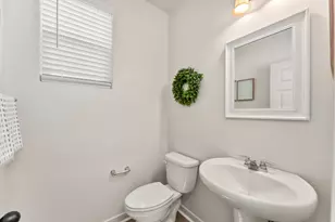 6776 Jujube Ln, Sacramento, CA 95828 - Photo 13