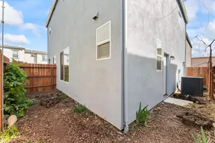 6776 Jujube Ln, Sacramento, CA 95828 - Photo 29