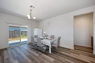 7905 Springarden Wy, Sacramento, CA 95828 - Photo 13