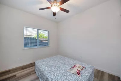 7905 Springarden Way, Sacramento, CA 95828 - Photo 17