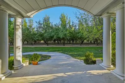 11126 Livingston Cressey Road, Livingston, CA 95334 - Photo 5