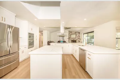 725 Fairview Drive, Woodland, CA 95695 - Photo 3