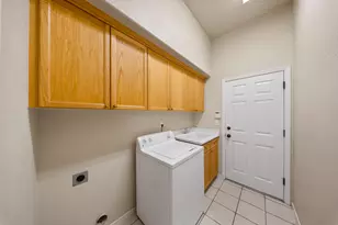 2100 Paramont Way, Modesto, CA 95355 - Photo 23